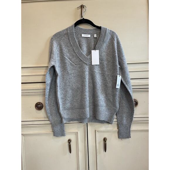 NWT $295 Equipment 100% Cashmere Gray V-Neck Sweater XXS Elegant Minimalist‎